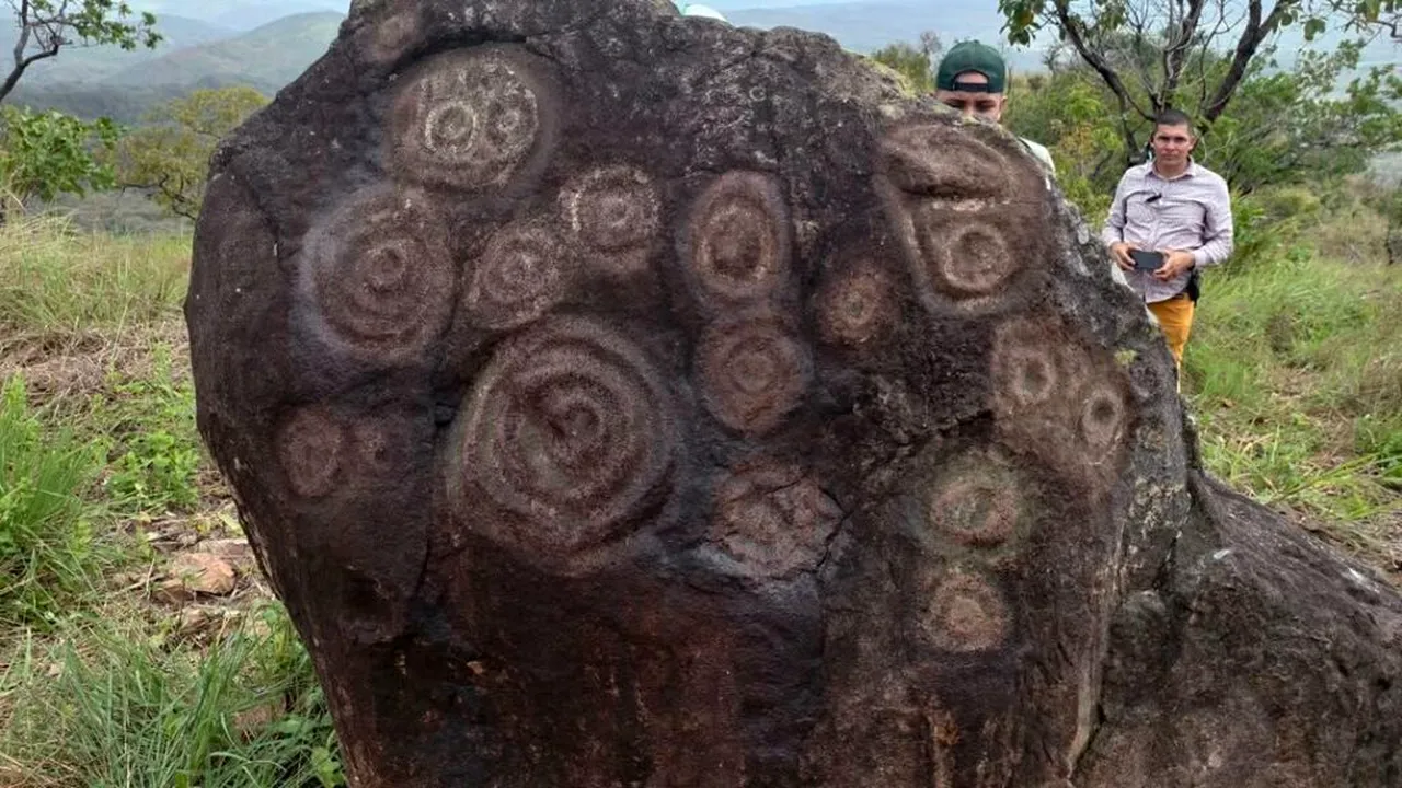 Descoperire preistorică: Arheologii identifică unele dintre cele mai vechi petroglife cunoscute până acum