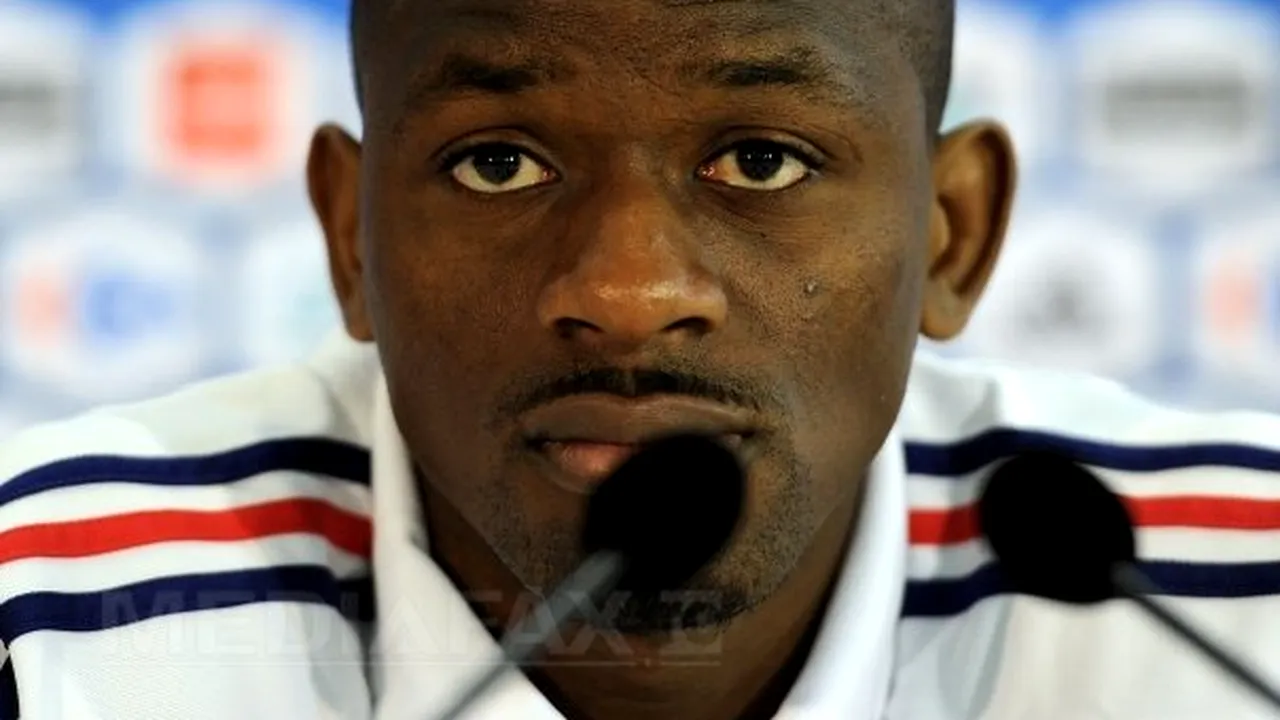Abou Diaby s-a prezentat la conferinţa de presă, deoarece este singur