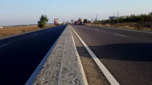 Trafic reluat după aproximativ şase ore pe Centura de Vest a Ploieştiului, unde exista pericol de explozie din cauza unor scurgeri de nitrat dintr-un camion