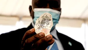 Descoperire impresionantă în Botswana. Un diamant de 1.098 de carate ar putea fi al treilea cel mai mare din lume
