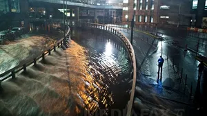 Urmările Uraganului Sandy: Guvernatorul statului New Jersey nu are în continuare curent electric acasă