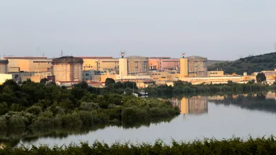 ECONOMIC Directorul Centralei Nucleare de la Cernavodă anunță că Unitatea 2 mai poate funcționa cinci zile în condițiile actuale. Măsurile luate de autorități ar putea asigura alte câteva zile de funcționare