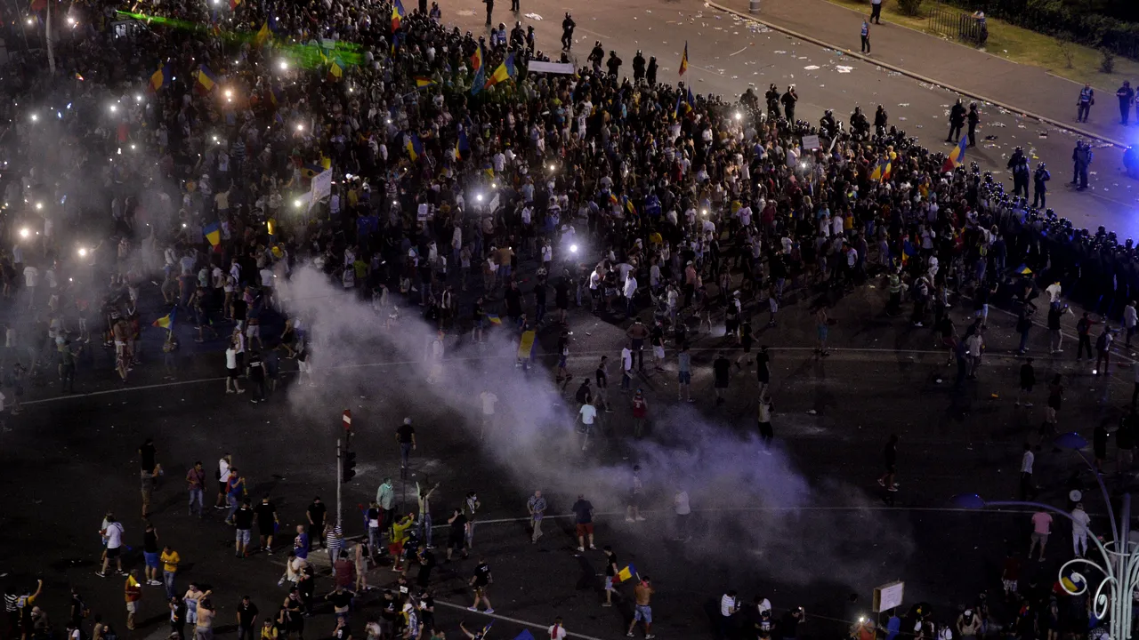 PMP: Intervenţiile de la protest amintesc de anii '90