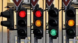 Ai trecut pe galben? Poți primi amendă