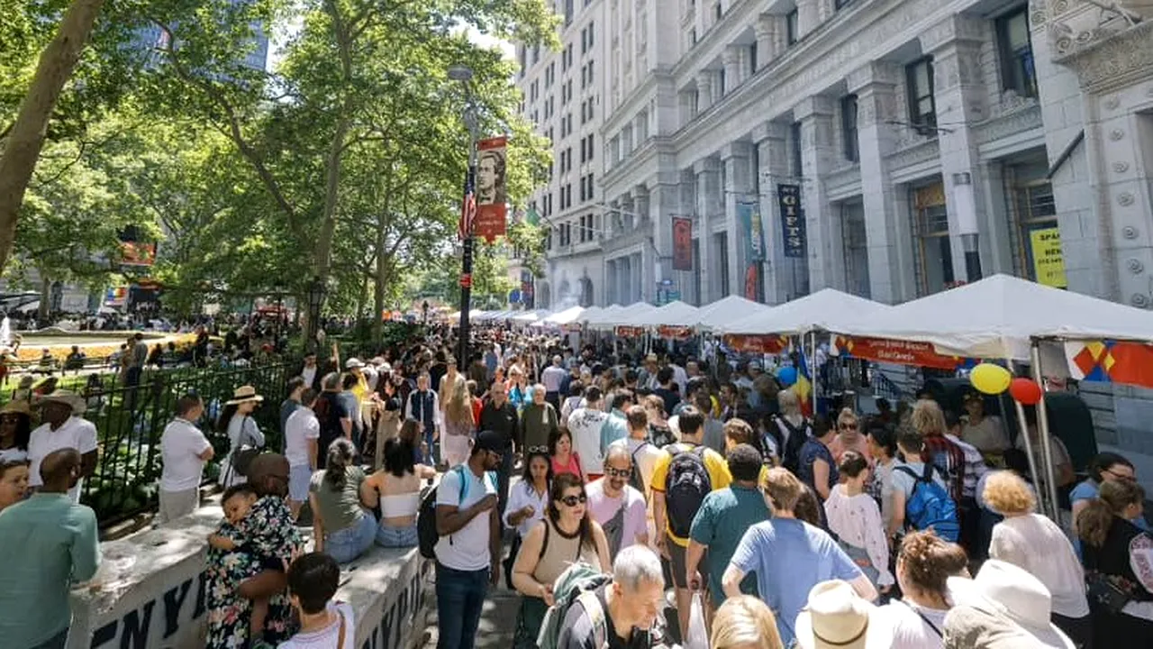 Mii de români din America s-au strâns la festivalul Romanian day on Broadway 