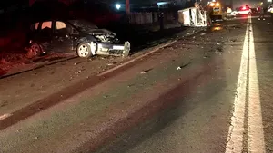 Accident grav: Cinci persoane rănite, între care două grav, după o coliziune între cinci maşini - FOTO
