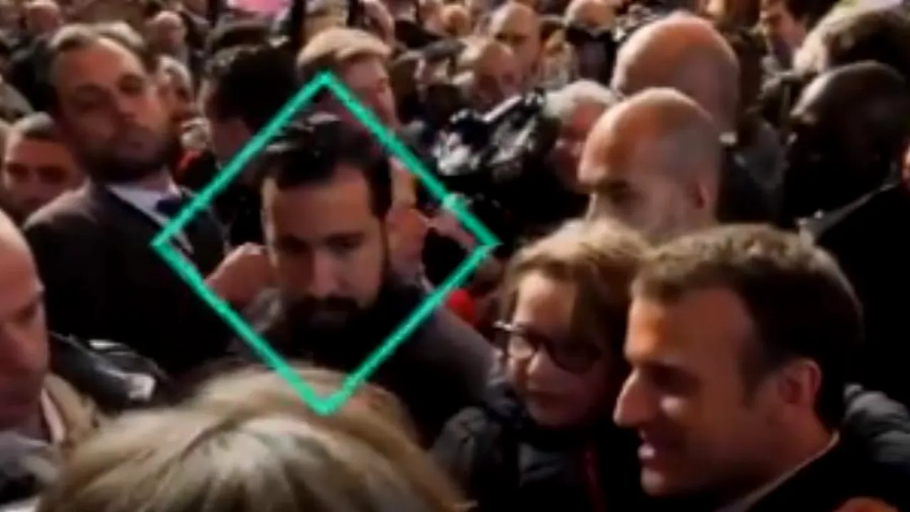 Emmanuel Macron denunţă comportamentul „inacceptabil