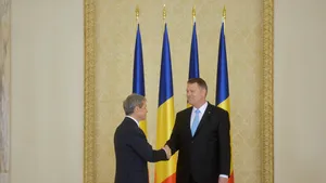 Membrii Guvernului Cioloş şi-au preluat mandatul în prezenţa lui Iohannis după ce au depus jurământul la Palatul Cotroceni. Iohannis: Nu voi încerca să spun niciodată Guvernului ce să facă sau să-i impun cum să facă - FOTO