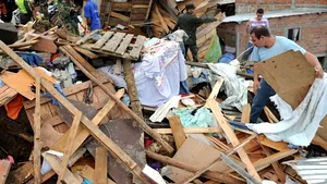 Columbia: Cel puţin 2 morţi şi între 150 şi 200 de dispăruţi după o alunecare de teren - FOTO