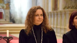 Dacian Cioloş a postat un colind interpretat de soţia sa, Valerie