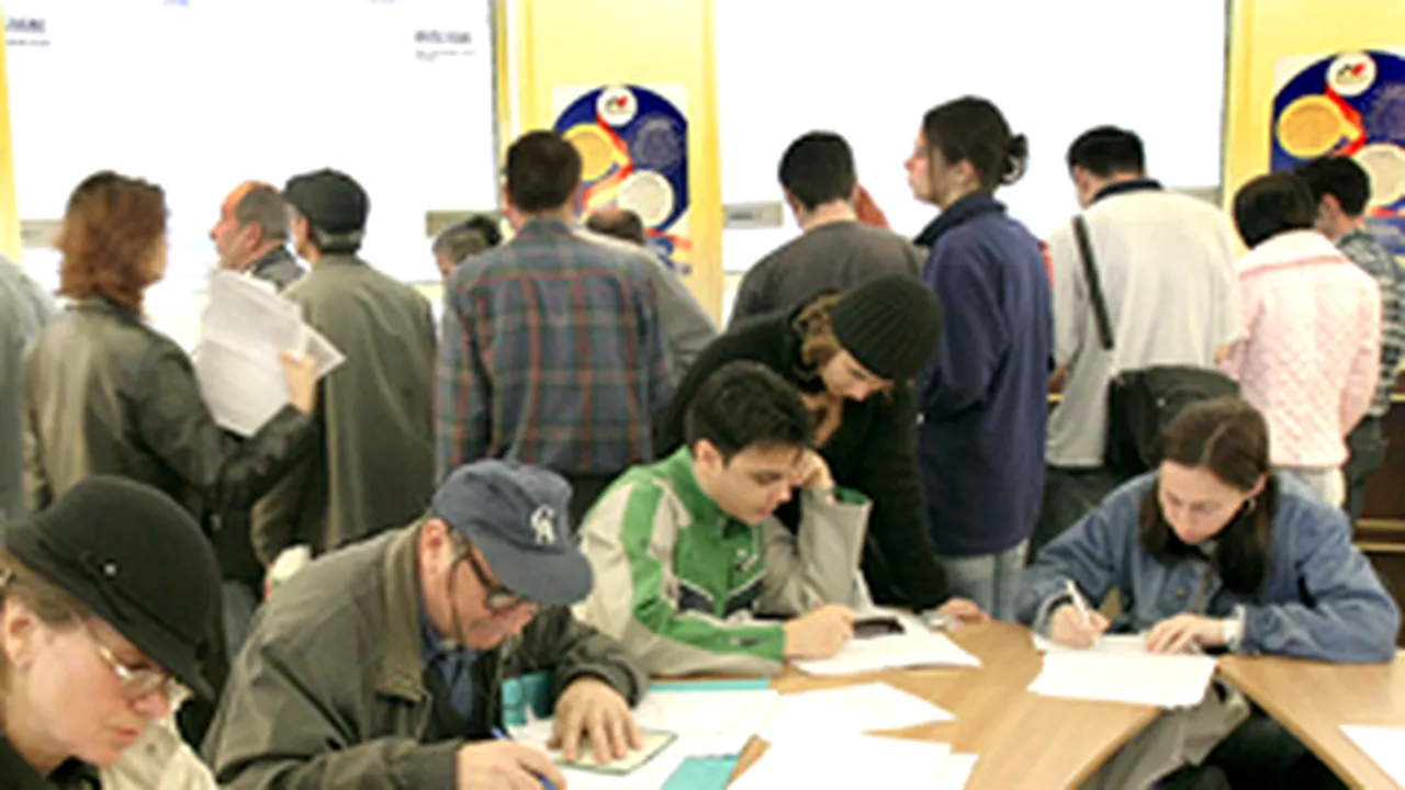 Gândul: Mii de contribuabili – puşi aiurea pe drumuri pentru procesarea declaraţiilor pe venitul global