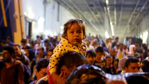 VIDEO | Insula de coşmar a Europei unde copiii de imigranţi vor să se sinucidă: Sunt atât de traumatizaţi