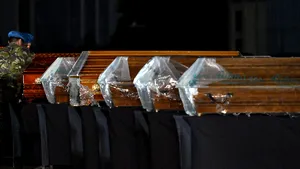 Curtea de Argeş: Peste 300 de oameni, la slujba de pomenire a victimelor accidentului din Muntenegru