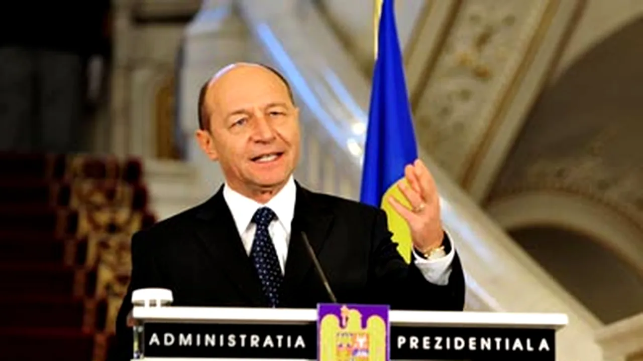 Băsescu: Nu înţeleg de ce a trebuit să cadă Guvernul cu o lună înainte de alegeri