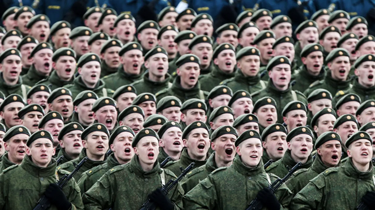 Un general rus îl avertizează pe Putin să nu invadeze Ucraina şi îl acuză că stârneşte un conflict 