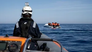 NATO anchetează un incident produs între nave militare din Turcia şi Franţa în largul Libiei 