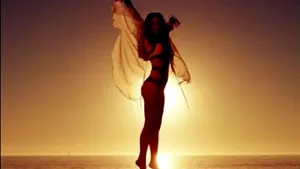 INNA, sexy şi provocatoare în videoclipul noului său single - VIDEO