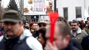 Aproximativ 1.000 de sindicalişti de la metrou au protestat în Piaţa Victoriei