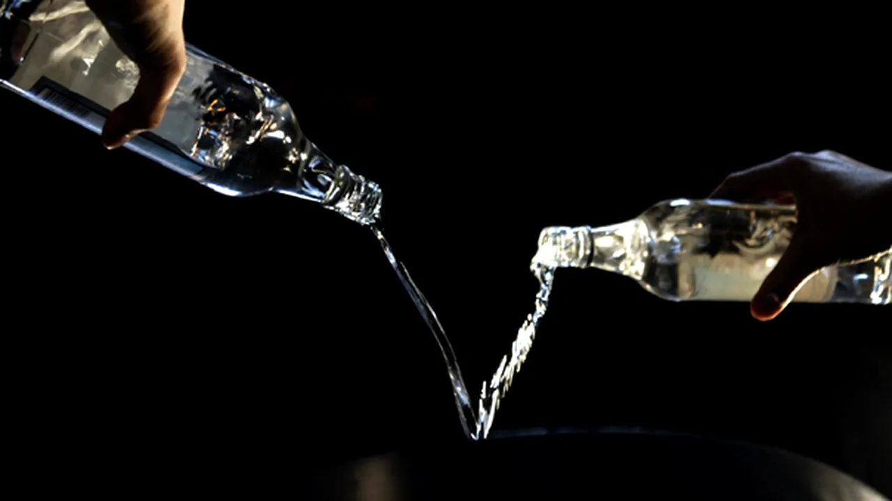 Aproape o treime dintre tinerii români consumă alcool în exces, în fiecare săptămână