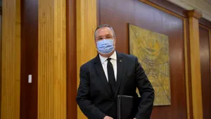 COMENTARIU Lelia MUNTEANU. Am scăpat de Fantastic şi-am dat de Bombastic