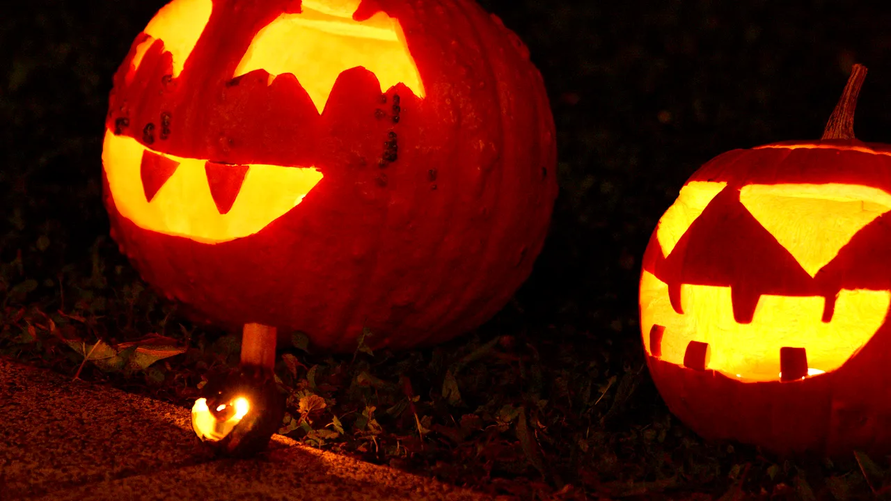 Cum să petreci în noaptea de Halloween, în România anului 2022 