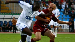 CFR Cluj a învins cu scorul de 2-0 pe Farul Constanţa şi a devenit liderul Ligii I