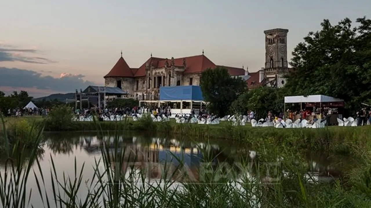 Peste 79.000 de participanţi la Festivalul Electric Castle de la Bonţida