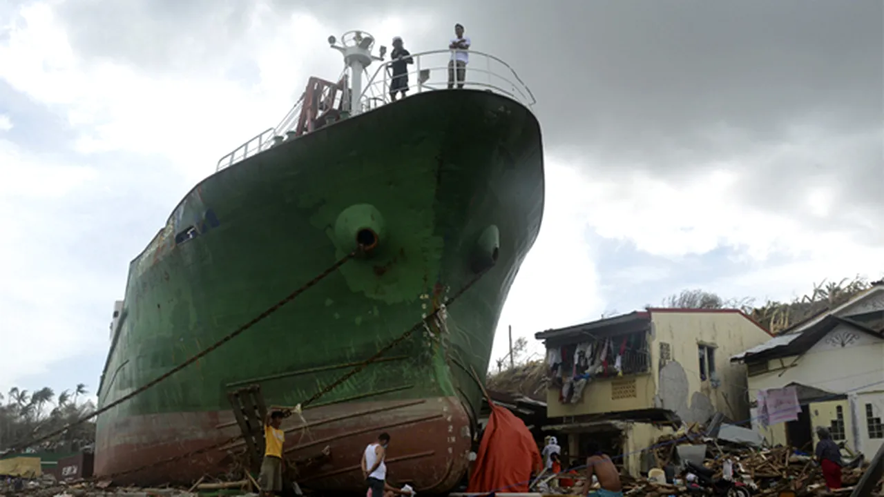 MEDIAFAX ZOOM: Taifunul Haiyan - GALERIE FOTO