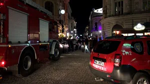 INCENDIU la coşul de fum al unui restaurant din Centrul Vechi al Capitalei | FOTO