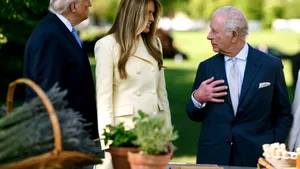 Cine-i șeful? Britanicii au analizat imaginile cu Charles și Trump și au stabilit: Marea Britanie vs. SUA 1-0