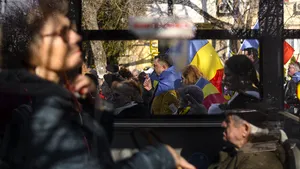 Protestul din Piaţa Victoriei: Persoanele care au forţat cordonul de ordine al jandarmilor, identificate şi cercetate penal