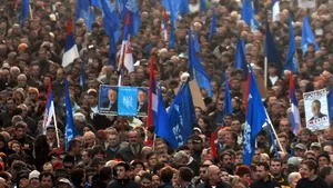 Peste 20.000 de ultranaţionalionalişti sârbi cer la Belgrad eliberarea lui Vojislav Seselj