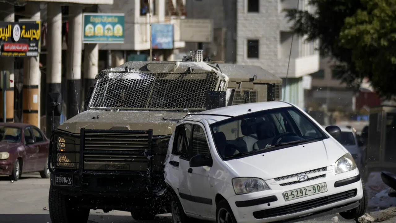 Un vehicul din Israel, lovit de un glonț tras din Liban