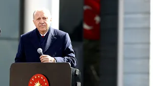 După ce a pierdut alegerile locale în oraşe mari, partidul lui Erdogan cere renumărarea tuturor voturilor de la Istanbul