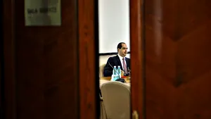 Stănişoară, Lascu şi şefii DGIA, DGIPI, SPP şi STS aşteptaţi la audieri în Parlament