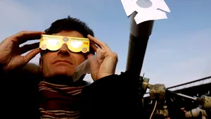 Eclipsa de Soare poate fi admirată 