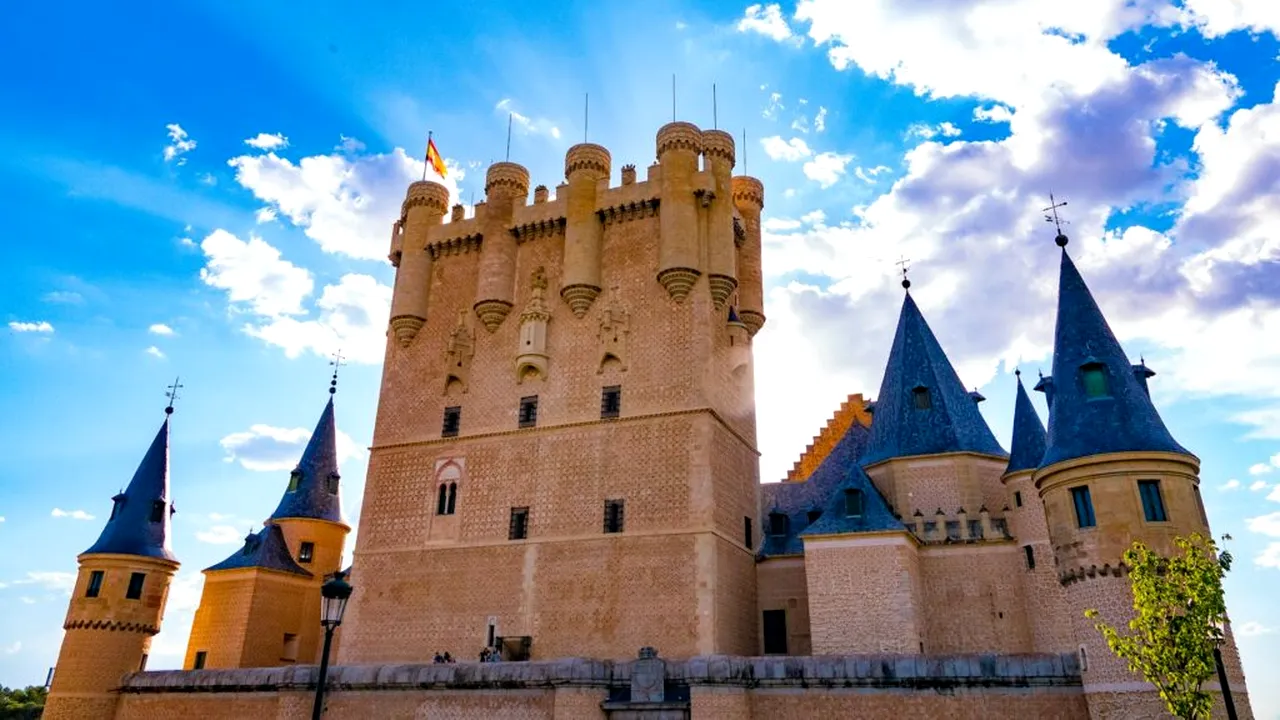 Castelul din Spania care a inspirat unul dintre castelele Disney