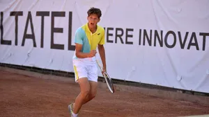 Doi juniori ţin România în viaţă la Australian Open, primul turneu de tenis de Mare Şlem din 2024