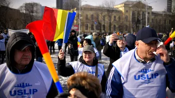 VIDEO Sindicatele din învățământ protestează în fața Guvernului: „Educaţia este prioritate naţională la tăieri” / ANOSR se alătură manifestației