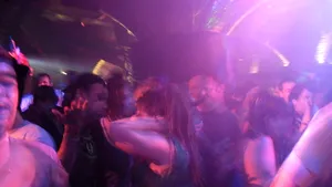 Scandal într-un club din Buzău: Mai multe persoane s-au luat la ceartă din cauza dedicaţiilor muzicale