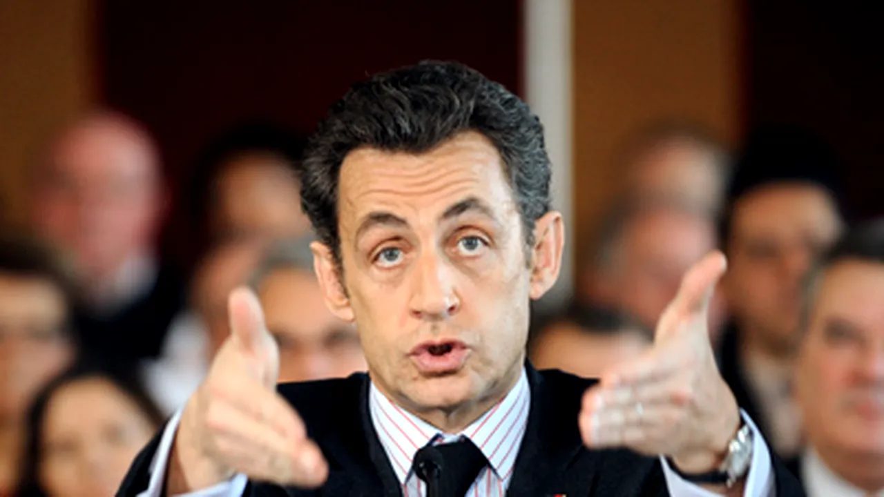 Nicolas Sarkozy, păzit de subofiţeri cu râie!