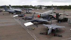 Pentagonul, precaut în contextul epidemiei de coronavirus. Delegaţia pentru salonul aviatic de la Singapore a fost redusă 