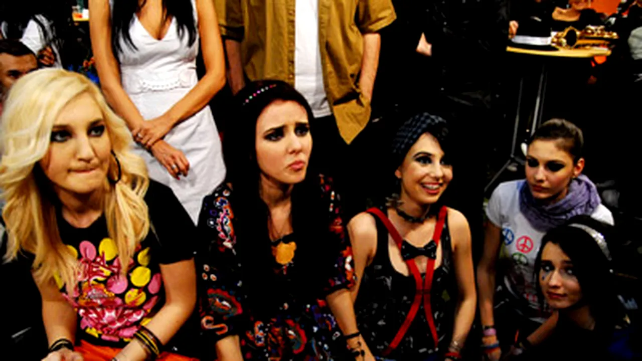 Blaxy Girls cântă melodia aniversară a unei şcoli din Anglia