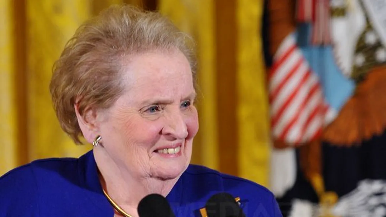 Madeleine Albright va publica în 2012 un nou volum de memorii