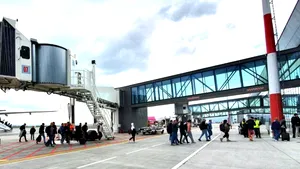 UE vrea să schimbe regulile pentru pasagerii aerieni: despăgubiri mai mici și așteptări mai lungi
