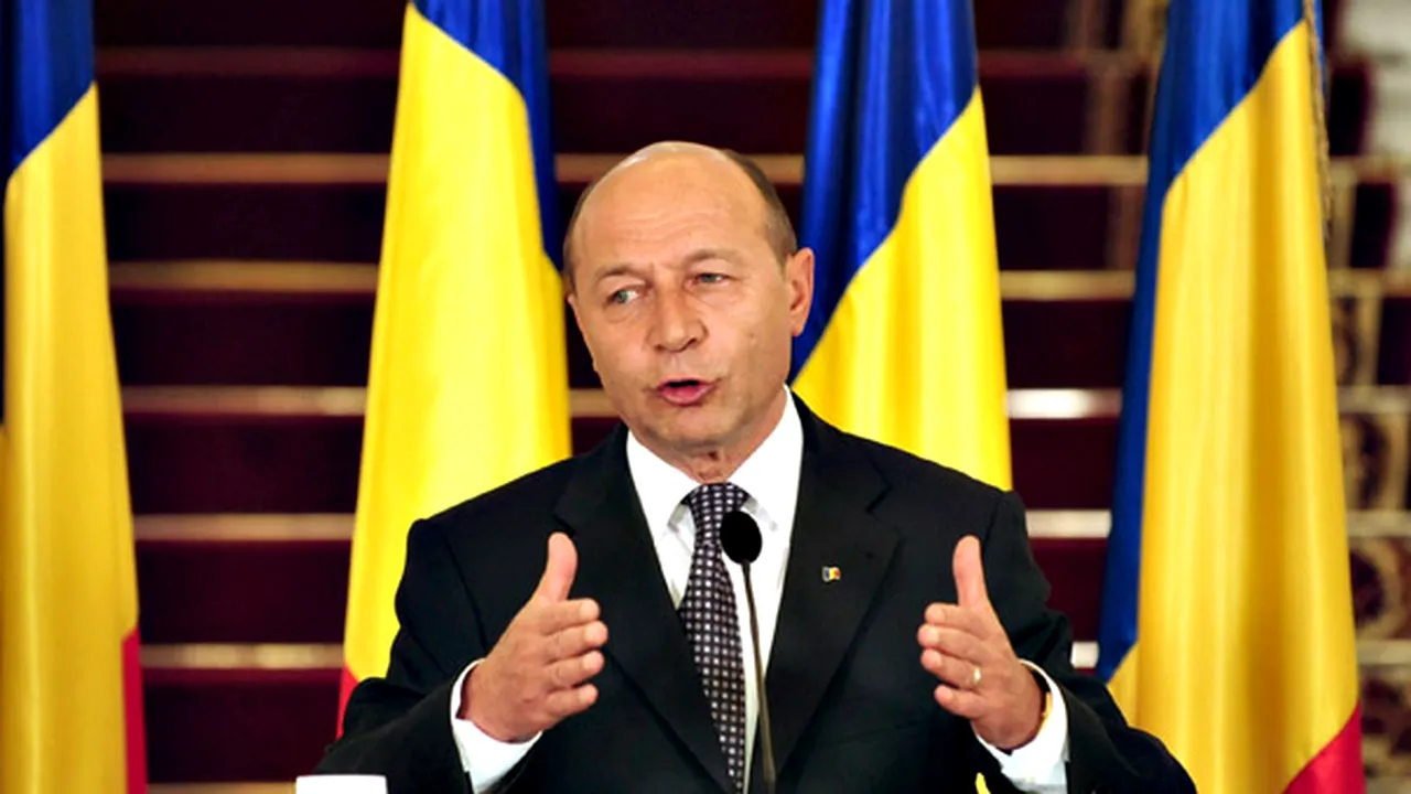 Băsescu: Statul este un om foarte gras cocoţat în spatele unuia slab şi subţirel, care este economia