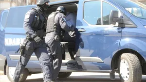 Ipostaza neaşteptată în care a fost prins de jandarmi un băcăuan urmărit naţional