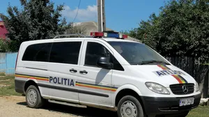 Suspectat ca ar fi furat seiful dintr-o primărie: Poliţiştii fac percheziţii la locuinţa acestuia/ Câţi bani ar fi sustras | VIDEO