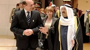 Băsescu în Kuwait. Reportaj din ţara unde fiecare cetăţean a primit 3600 de dolari de Ziua Naţională şi mâncare gratis pentru un an de zile