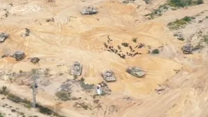 Teroriştii ies din tunel pentru a lovi. Imagini difuzate de Hamas cu luptele din Fâşia Gaza